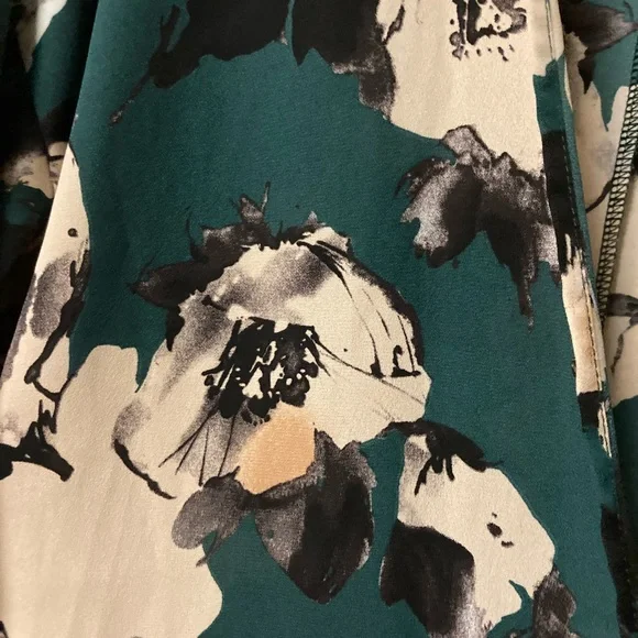 A beautiful floral kimono drape top, OS - Picture 3 of 5